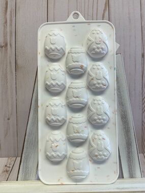 Silicone Shaped Candy Mold Chocolate Gummy Ice Easter Eggs 12 Cavity Spring NEW